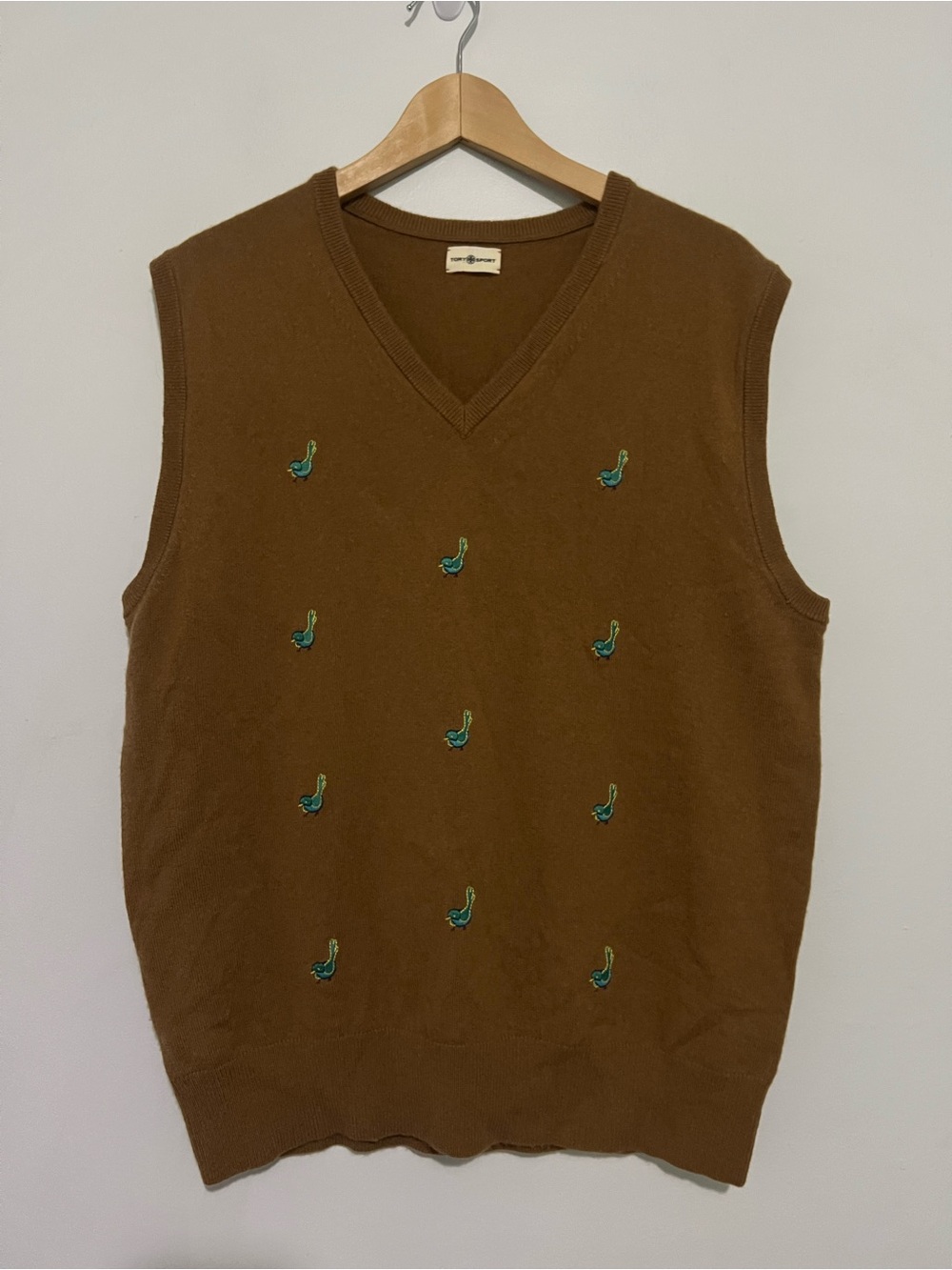 Tory Burch Camel Embroidered bird V-Neck Sweater Vest size large - Picture 3 of 7